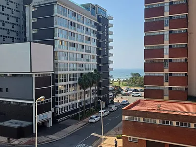 3 Bedroom Apartment For Sale in Durban - sScH.webp