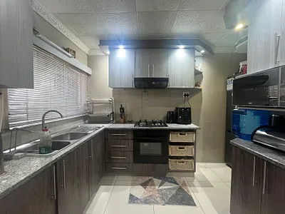 2 Bedroom House For Sale in Phoenix - zWCJ.webp
