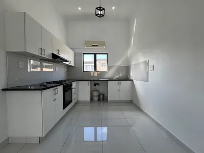 3 Bedroom Apartment To Rent in Phoenix - sr1e.webp