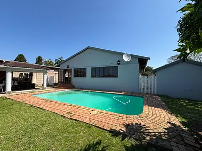 3 Bedroom House For Sale in Queensburgh - WS4z.webp