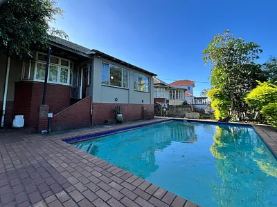 5.5 Bedroom House For Sale in Durban - nqpV.webp
