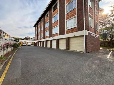 3 Bedroom Apartment For Sale in Durban - PUJg.webp