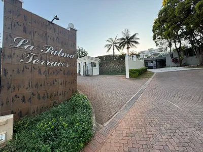 2 Bedroom Apartment For Sale in Umhlanga - 9hDz.webp
