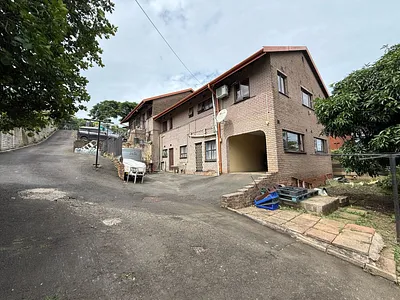 4 Bedroom House For Sale in Tongaat - 8dnx.webp