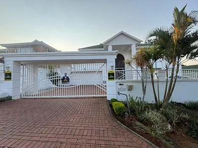 5 Bedroom House For Sale in Umhlanga - img
