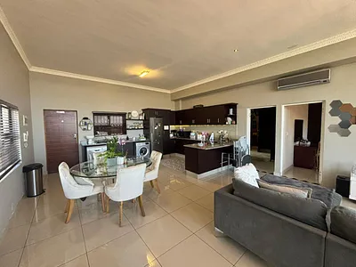2 Bedroom Apartment For Sale in Durban - cjfT.webp