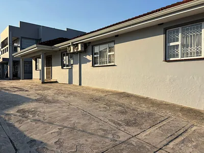 4 Bedroom Townhouse To Rent in Durban - PAv6.webp