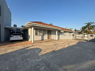 4 Bedroom Townhouse To Rent in Durban - img