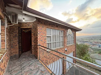 4 Bedroom House For Sale in Durban - vXOP.webp