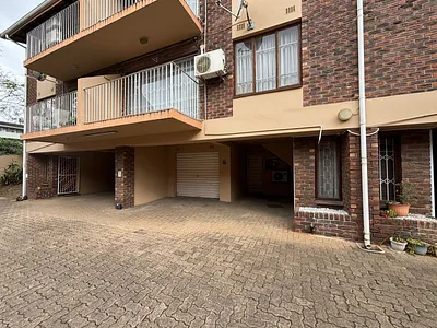4 Bedroom Townhouse For Sale in Durban - PxoB.webp