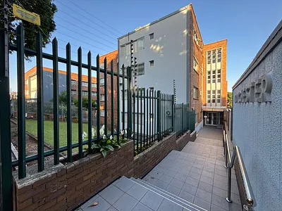 1.5 Bedroom Apartment For Sale in Durban - P07H.webp