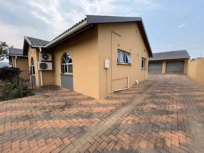 4 Bedroom House For Sale in Phoenix - gSQN.webp