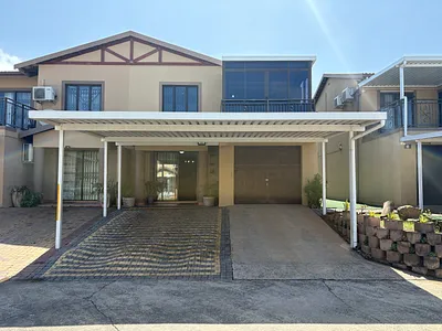 3 Bedroom Apartment For Sale in Phoenix - eBYc.webp