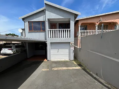 4 Bedroom House For Sale in Phoenix - h8lu.webp