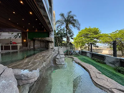 5 Bedroom Apartment For Sale in Durban - 17eC.webp