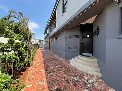 3 Bedroom Townhouse To Rent in Durban - 9HK0.webp