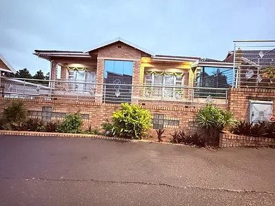 4 Bedroom House For Sale in Chatsworth - npyd.webp
