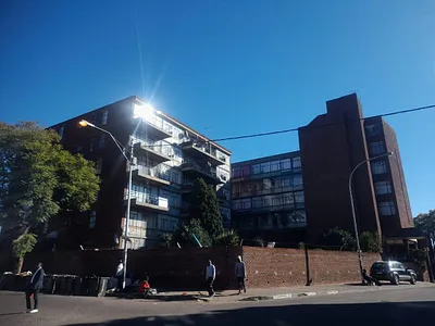 2 Bedroom Apartment For Sale in Johannesburg - dDND.webp