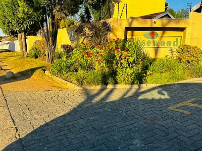 3 Bedroom Townhouse For Sale in Vorna Valley, Midrand - UybE.webp