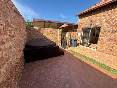 2 Bedroom Townhouse For Sale in Midrand - RccH.webp
