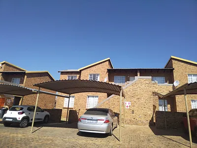3 Bedroom Townhouse For Sale in Midrand - gF1A.webp