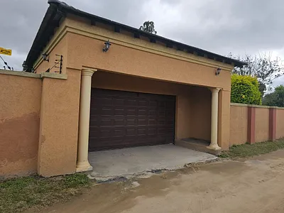 3 Bedroom House For Sale in Nsikazi - wb9N.webp