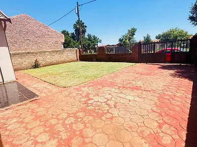 2 Bedroom House For Sale in Soshanguve - kmaF.webp