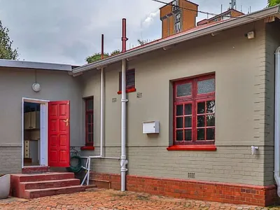 6 Bedroom House For Sale in Pretoria - cSAp.webp