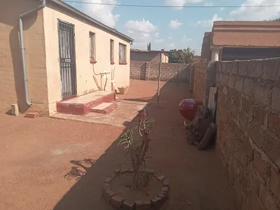 2 Bedroom House For Sale in Mabopane - img