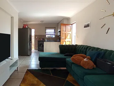 3 Bedroom Townhouse For Sale in Akasia - dUiW.webp