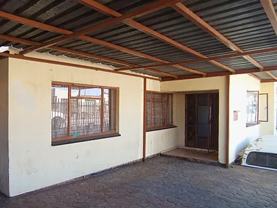 3 Bedroom House For Sale in Soshanguve - 44JP.webp