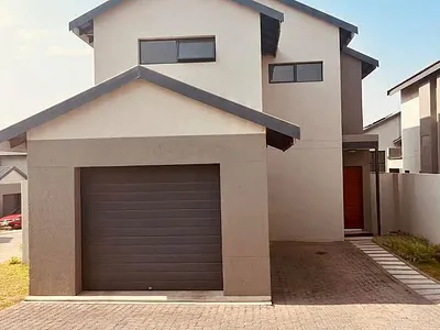 3 Bedroom Townhouse For Sale in Nelspruit - W9mB.webp