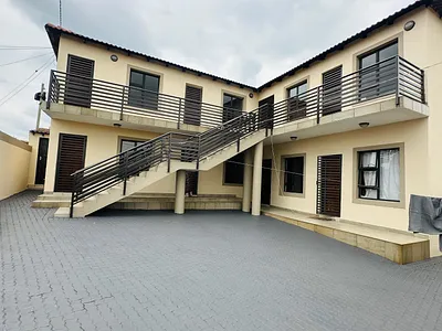 10 Bedroom House For Sale in Soweto - 1xbg.webp