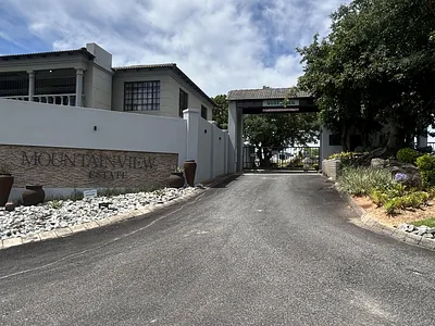 3 Bedroom House For Sale in Nelspruit - fheU.webp