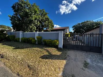 2 Bedroom House To Rent in Nsikazi - img