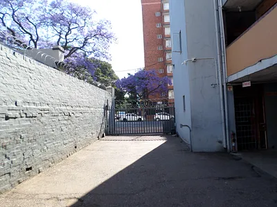0.5 Bedroom Apartment For Sale in Pretoria - 5mkY.webp