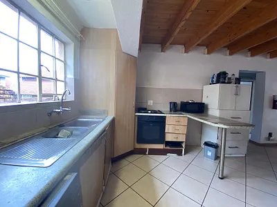 5 Bedroom House To Rent in Nelspruit - XkfQ.webp