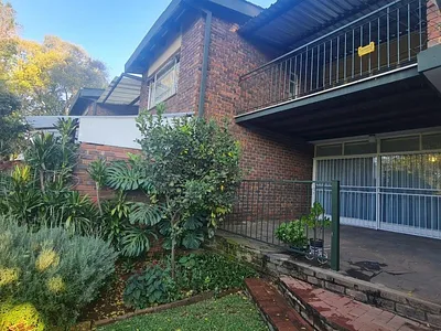 3 Bedroom Townhouse For Sale in Pretoria - img