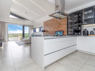 2 Bedroom Apartment For Sale in Sandton - img
