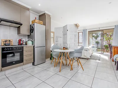 0.5 Bedroom Apartment For Sale in Sandton - img