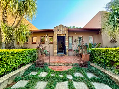 4 Bedroom House For Sale in Akasia - we0P.webp