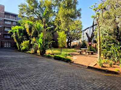 2 Bedroom Apartment For Sale in Pretoria - vcub.webp