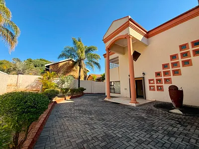 5 Bedroom House For Sale in Akasia - viGr.webp