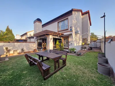 2 Bedroom Townhouse For Sale in Pretoria - NK3e.webp