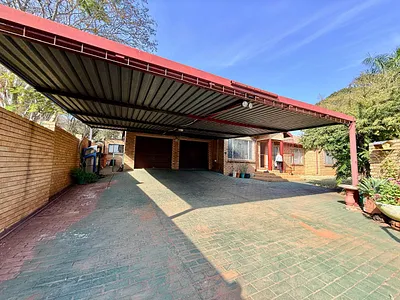 3 Bedroom House For Sale in Akasia - PAhq.webp