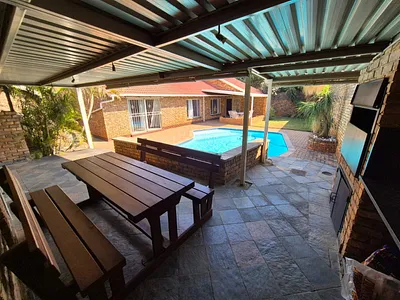 3 Bedroom House For Sale in Pretoria - J5hq.webp