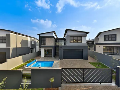 4 Bedroom House For Sale in Centurion - fl2C.webp