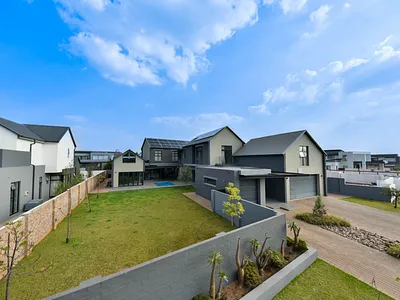 5 Bedroom House For Sale in Centurion - cnA7.webp