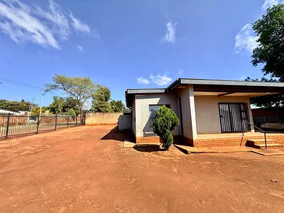 3 Bedroom House For Sale in Akasia - LxoP.webp