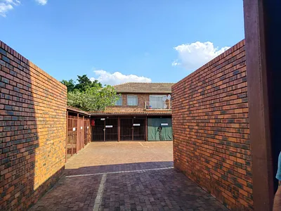 2 Bedroom Apartment For Sale in Pretoria - HpA5.webp